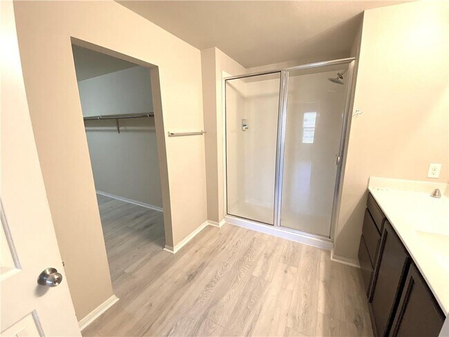 Building Photo - 215 Camellia Dr