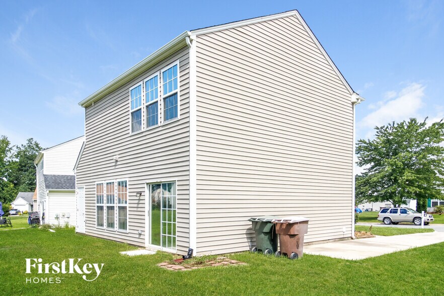 Building Photo - 4230 Fairwood Dr