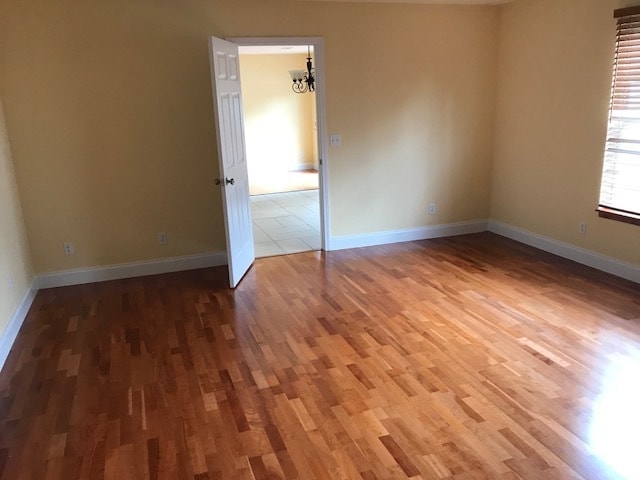 Building Photo - Maryville, 4 bedroom home with fireplace