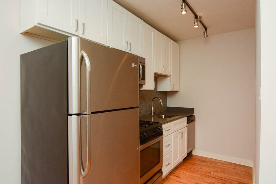 Building Photo - 2425 N Kedzie Blvd