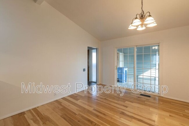 Building Photo - 3110 N Waterford Dr
