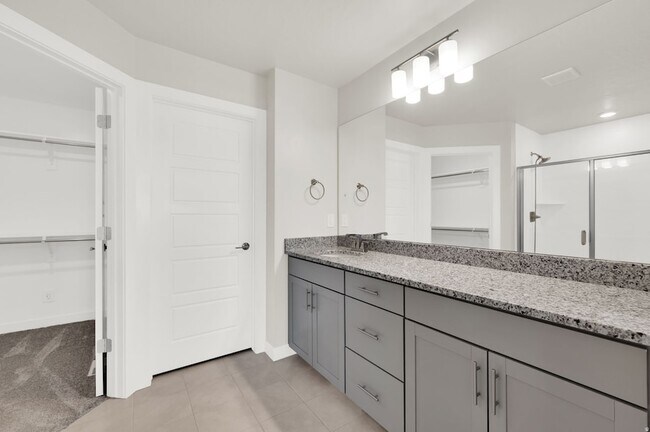 Building Photo - 128 E Geyser Ct