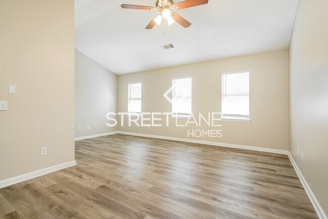 Building Photo - Charming 3 Bedroom in Atlanta!