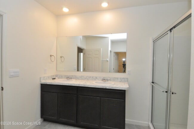 Building Photo - 180 Hammock Rd SE