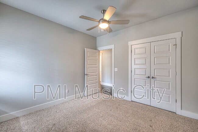 Building Photo - 1537B Battlefield Dr