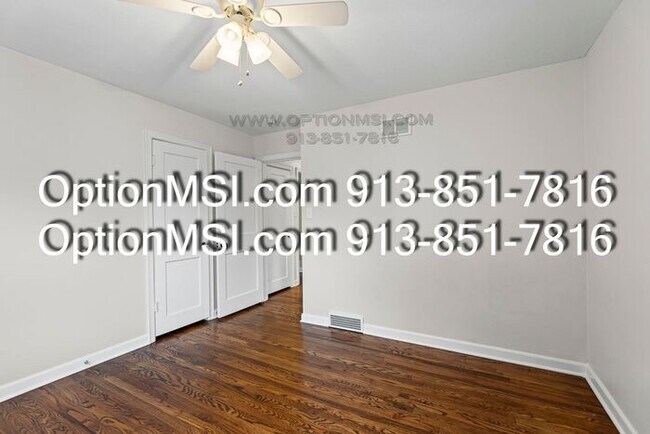 Building Photo - Near downtown Overland Park!