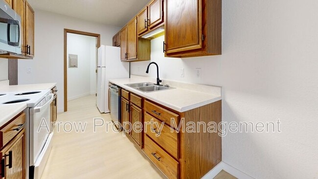 Building Photo - 205 E Arbor Ave