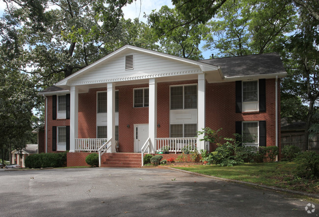 Building Photo - The Columns at East Hill