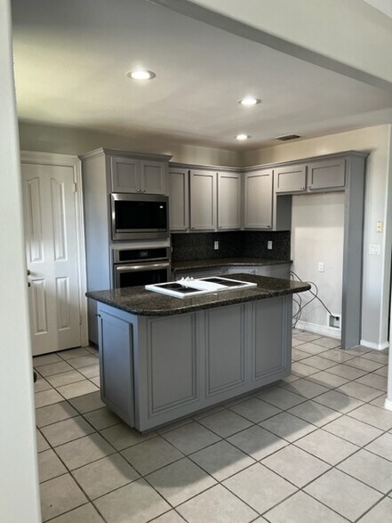 Kitchen - No refrigerator - 201 San Saba St