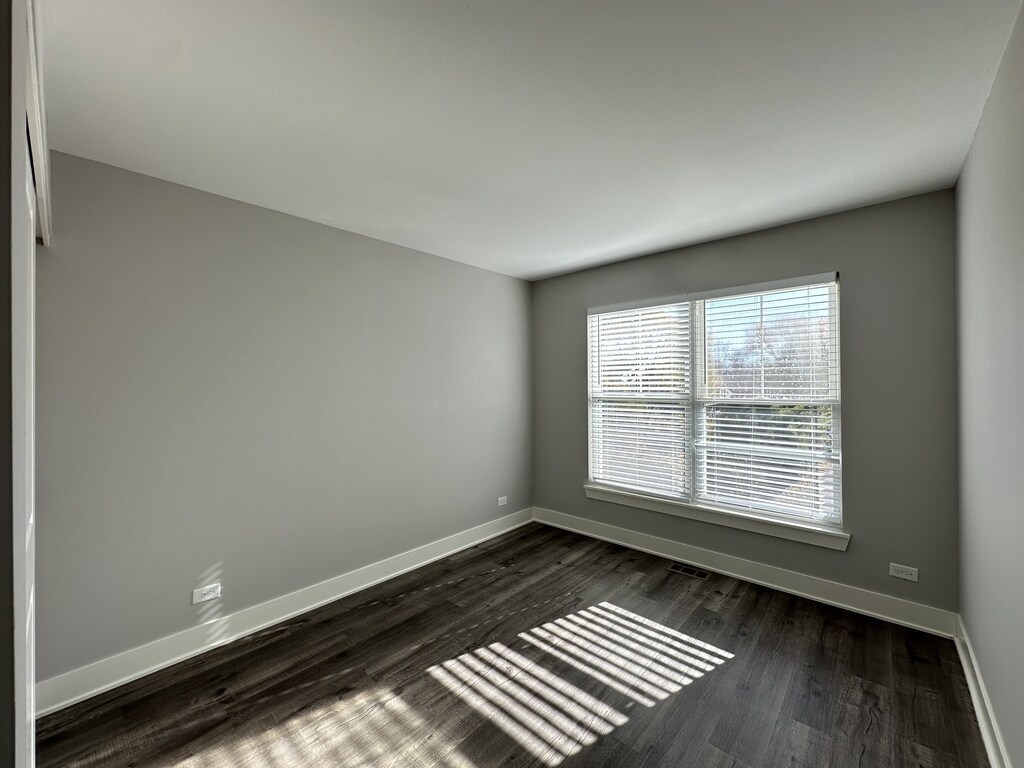 Building Photo - 615 Broadway St