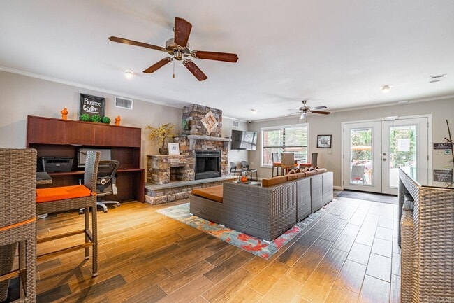 Building Photo - 151 Summerwood Dr