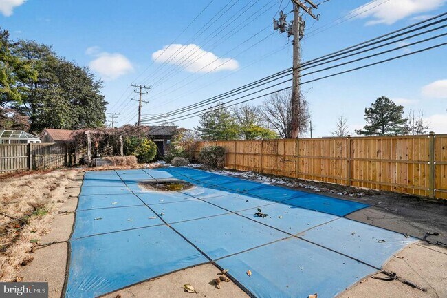 Building Photo - 927 Juliet Ln