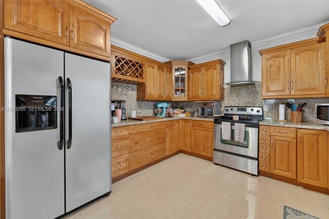 Building Photo - 9000 SW 40th Terrace