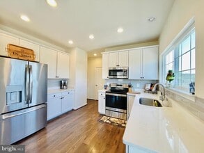 Building Photo - 73 Wellspring Dr