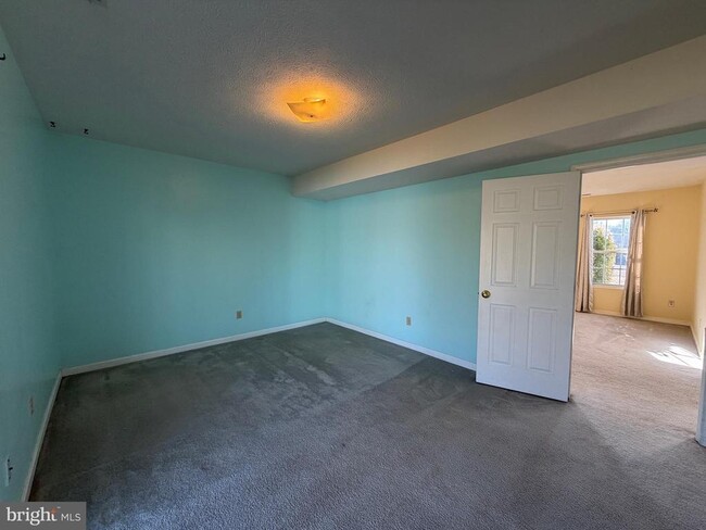 Building Photo - 104 New Kent Ct