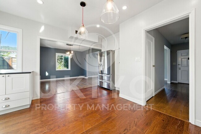 Building Photo - 4159 Midvale Ave