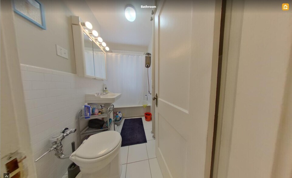 Building Photo - 11 Gray St