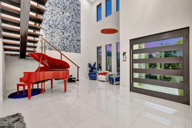 Building Photo - 334 Isle of Capri Dr