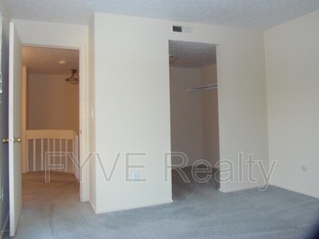 Building Photo - 751 Worthington Forest Pl