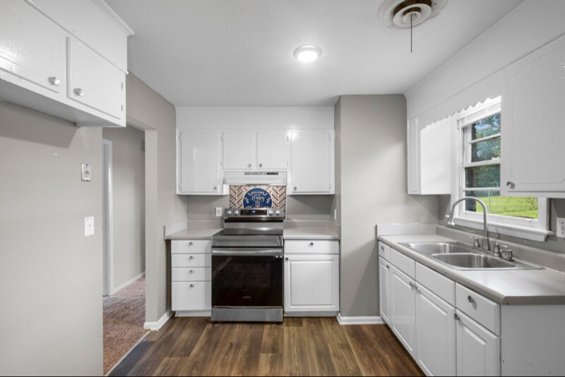 Building Photo - 2835 Lumpkin Rd