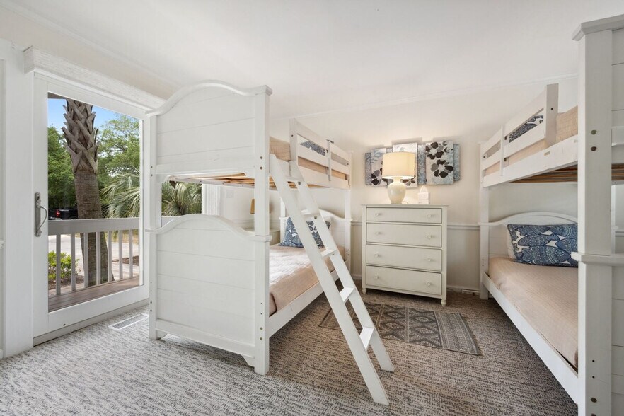 Building Photo - 162 Pioneer Loop