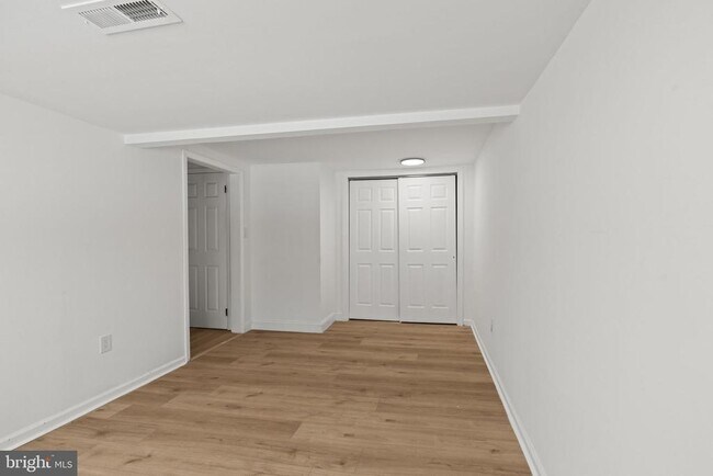 Building Photo - 395 Montgomery Dr