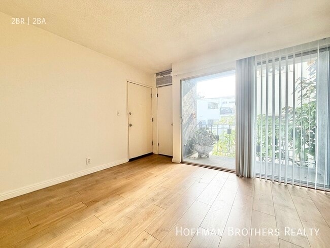 Building Photo - 1036 N Crescent Heights Blvd