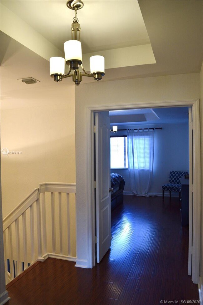 Building Photo - 5102 NW 115th Ct  Doral Fl 33178