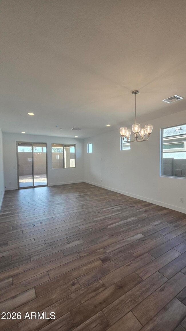 Building Photo - 8823 W Pasadena Ave