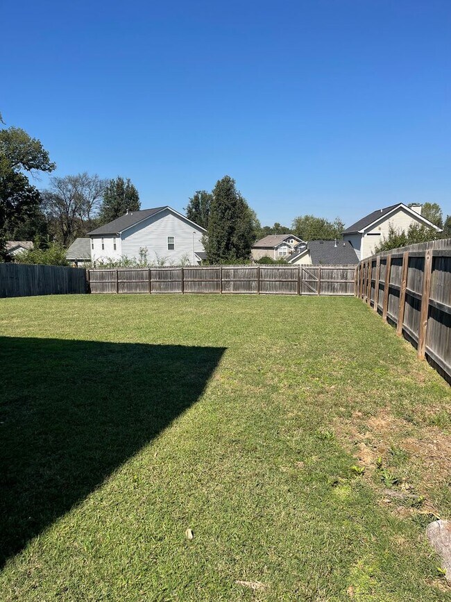 Building Photo - 3 Bed 2.5 Bath Nashville Opry Mills Area F...