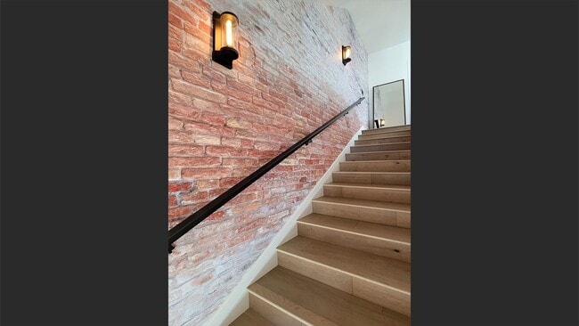 Building Photo - Station House Suite B is a stunning 2 bedr...