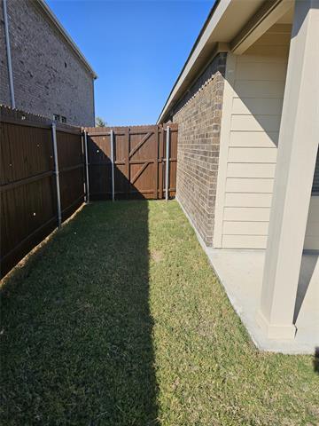 Building Photo - 903 Emerald Gate Dr