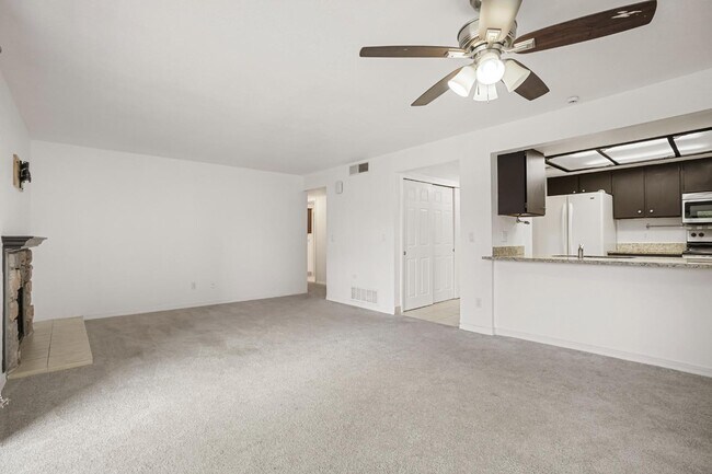 Building Photo - 14120 E Temple Dr