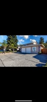 Building Photo - 4664 Fairway Dr