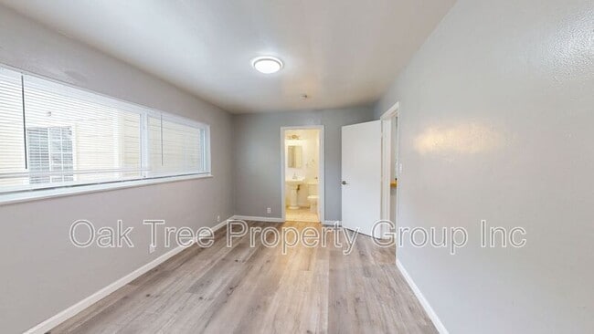 Building Photo - 824 15th St