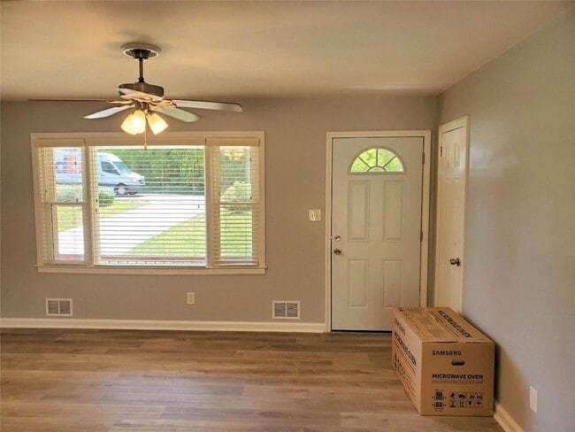 Building Photo - 4867 Flint Hill Rd SW