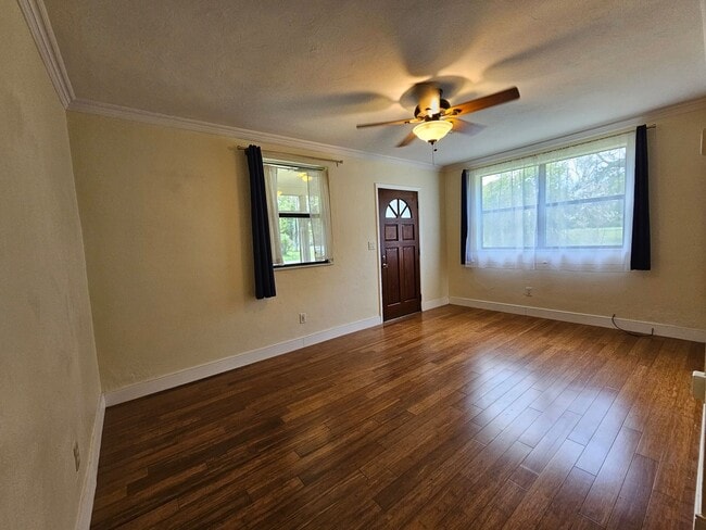 Building Photo - 2 Bedroom/2 Bath home near Duck Pond and Citizens Field