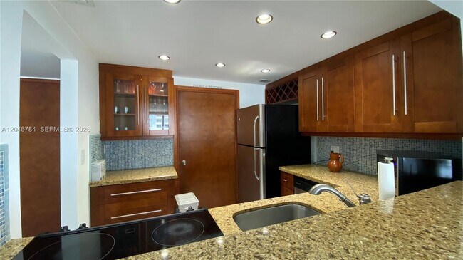 Building Photo - 401 Ocean Dr