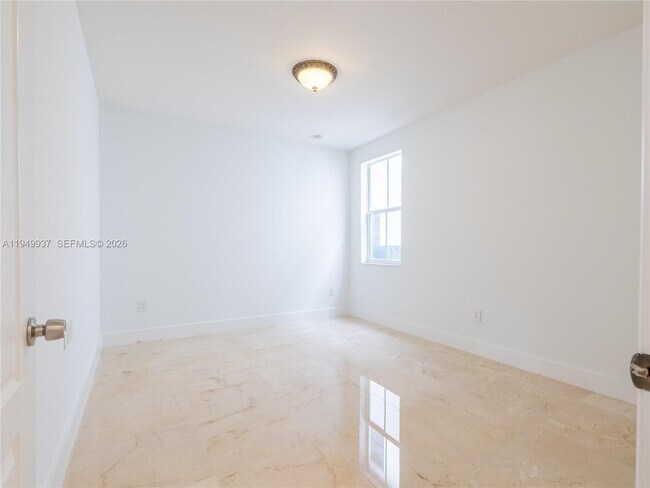 Building Photo - 7010 NW 106th Ave