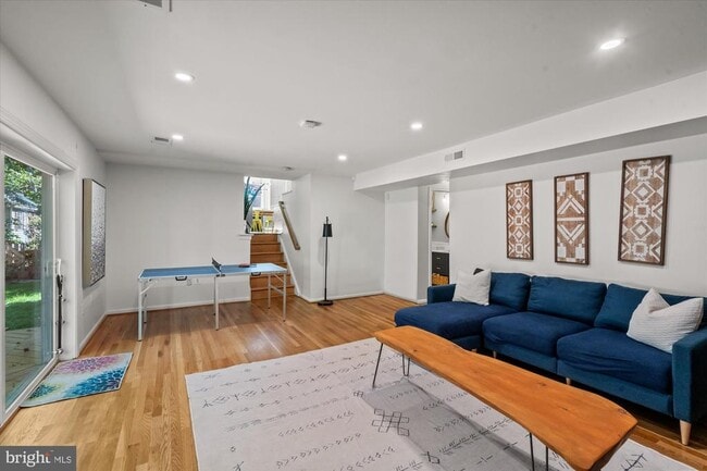 Building Photo - 6123 Beech Tree Dr