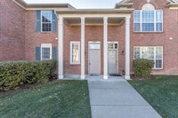 Building Photo - GORGEOUS COMMERCE TOWNSHIP 2 BED/2 BATH MO...
