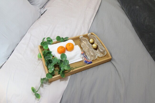 Building Photo - 2430 Alki Ave SW