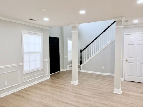 Building Photo - 588 Wellington Gardens Dr