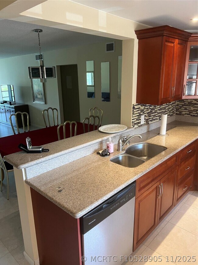 Building Photo - 4301 Martinique Cir