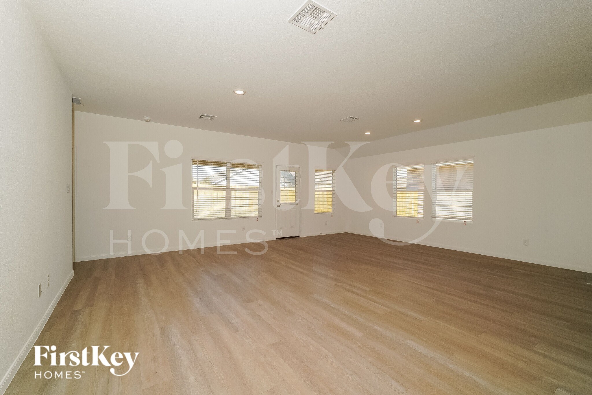 Building Photo - 10639 Erinita Way