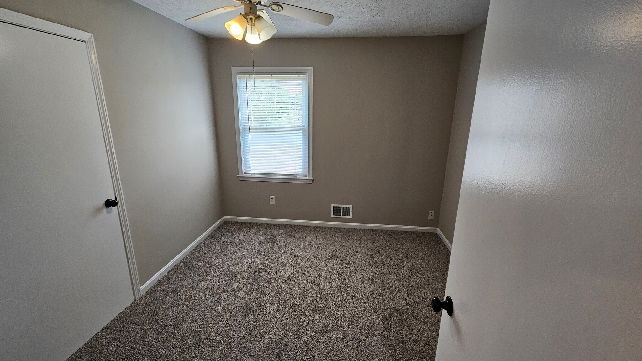 Bedroom 3 - 9323 Willowwood Way