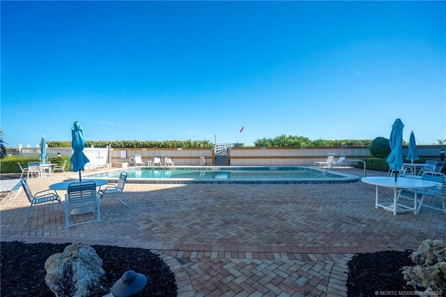 Building Photo - 2370 NE Ocean Blvd