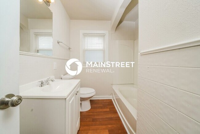 Building Photo - 2 Bedroom Pet-Friendly Home in Louisville,...