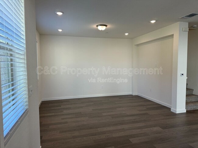 Building Photo - 1805 Lucky Star Pl