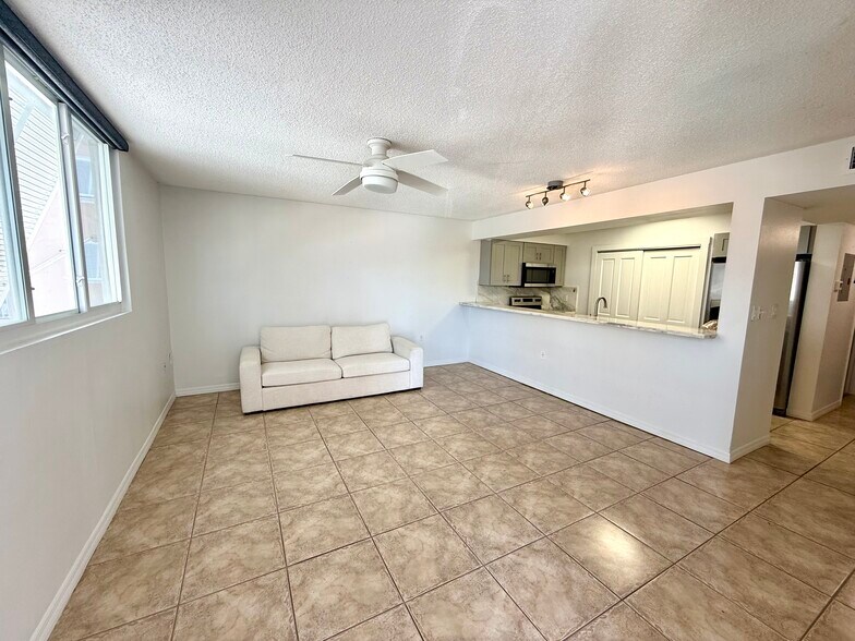 Building Photo - 3930 S Roosevelt Blvd